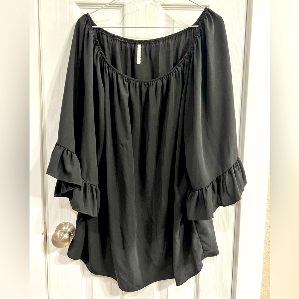 Emma Rose Off the shoulder top